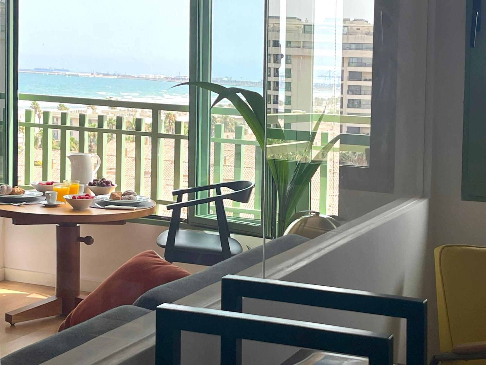 Stylish Well-Connected Beachfront Flat บาเลนเซีย ภายนอก รูปภาพ
