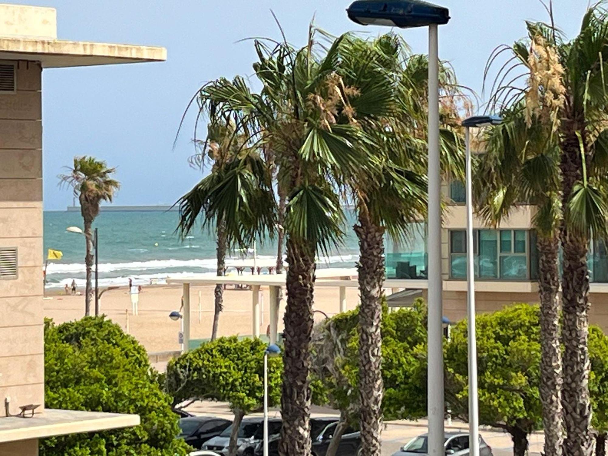 Stylish Well-Connected Beachfront Flat บาเลนเซีย ภายนอก รูปภาพ
