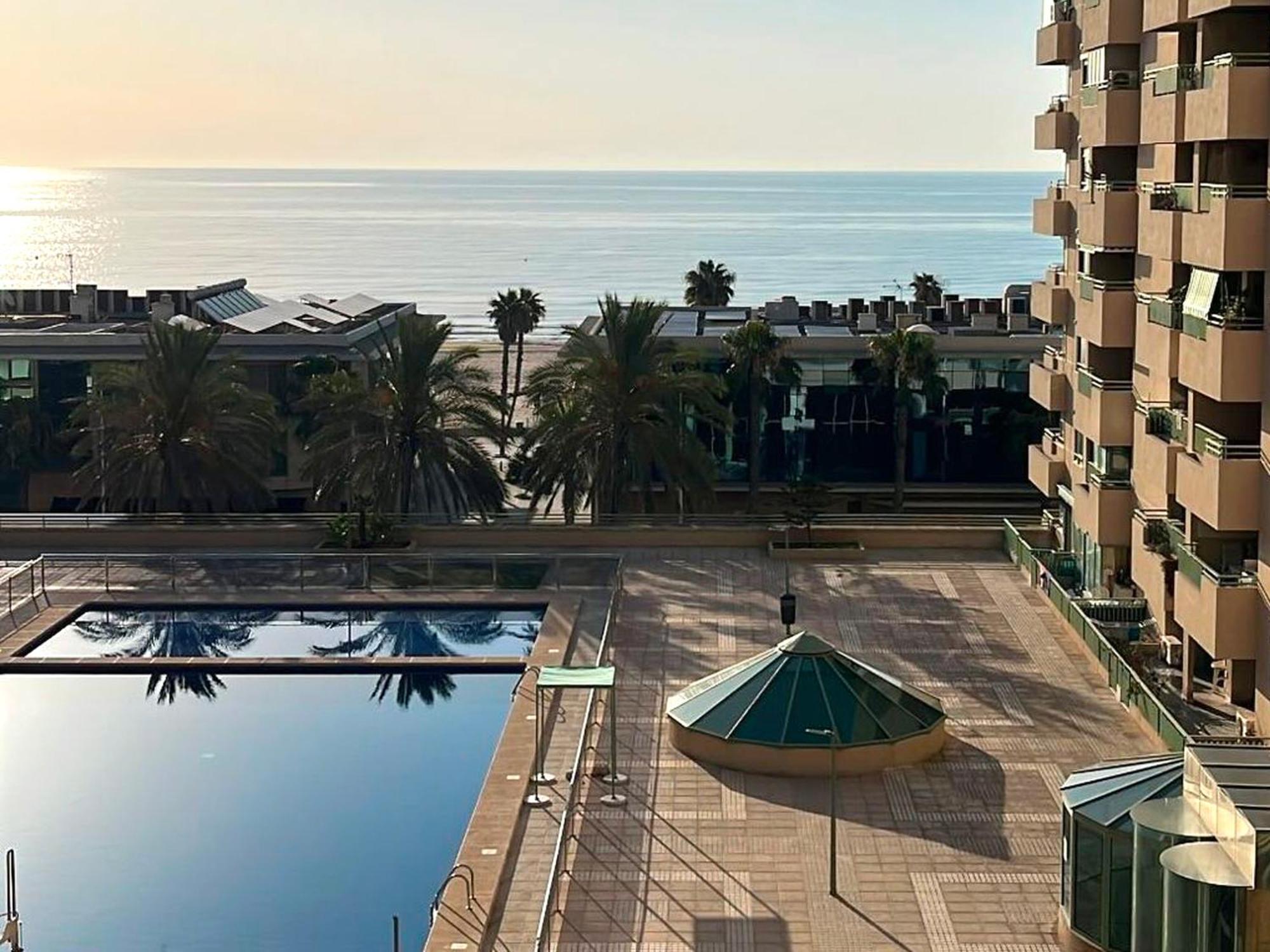 Stylish Well-Connected Beachfront Flat บาเลนเซีย ภายนอก รูปภาพ
